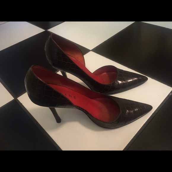 CELINE BROWN EMBOSSED LEATHER PUMPS - Picture 3 of 5